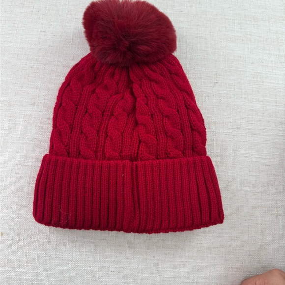 lululemon Unisex Bold Red Cable Knit Beanie - Picture 2 of 3